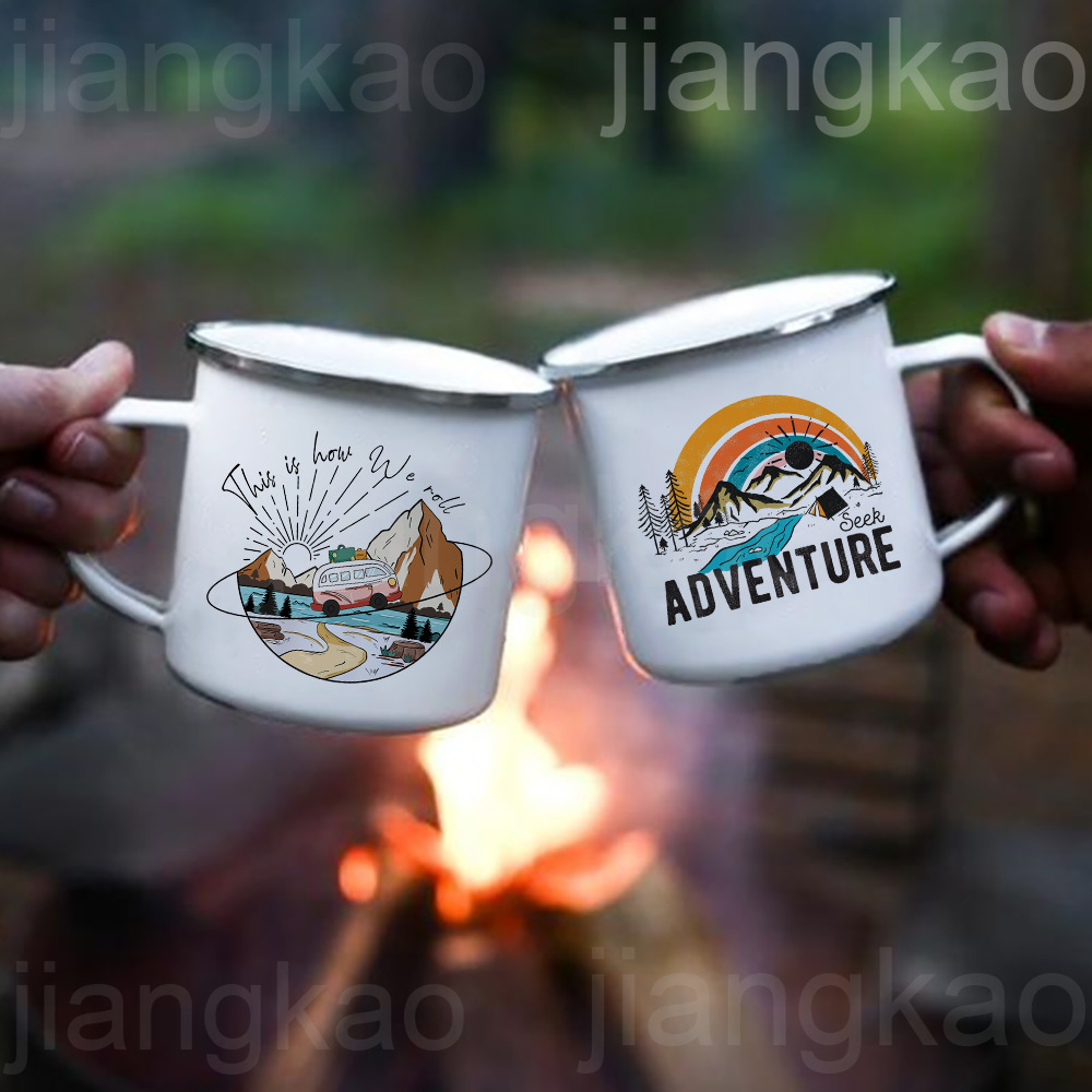 Outdoor Adventure Friends - Este é como rolamos canecas impressas