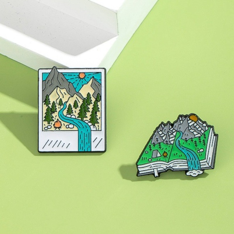 Alfinetes esmaltados com tema  - Outdoor Adventure Friends avaliação e preço