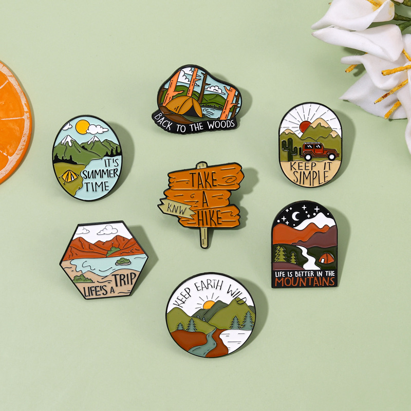 Pins de esmalte de camping ao  - Outdoor Adventure Friends avaliação e preço